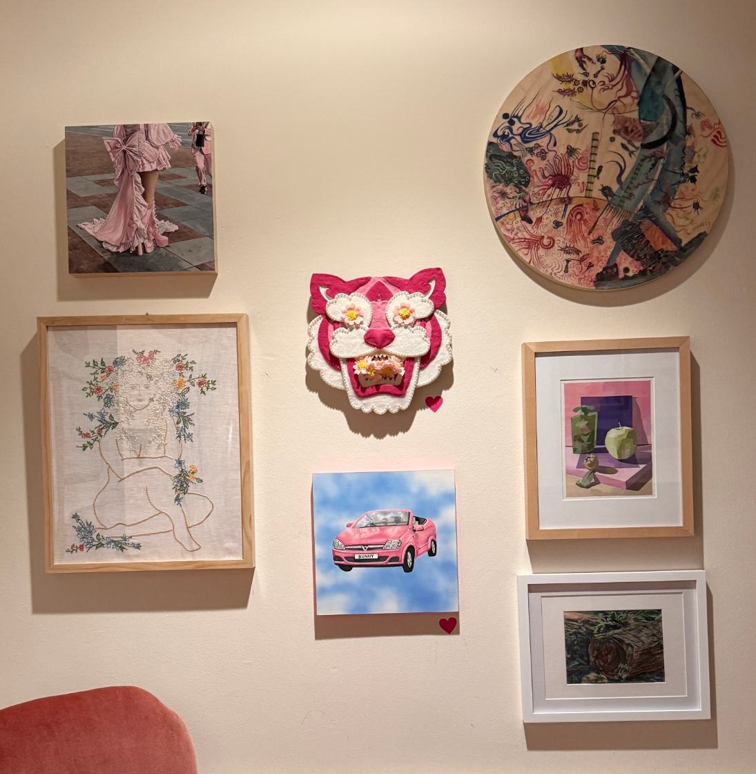 Wall 3, Front parlor, by the pink armchair, with a numbered marker on each piece