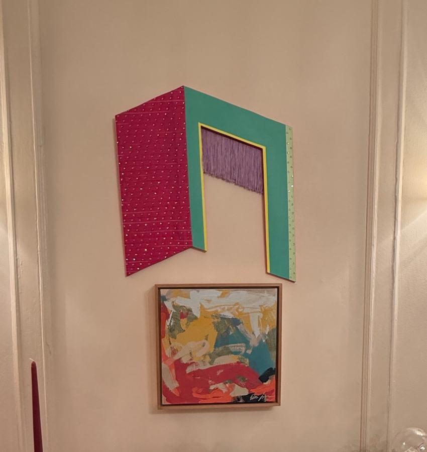 Wall 7, Dining room, with a numbered marker on each piece